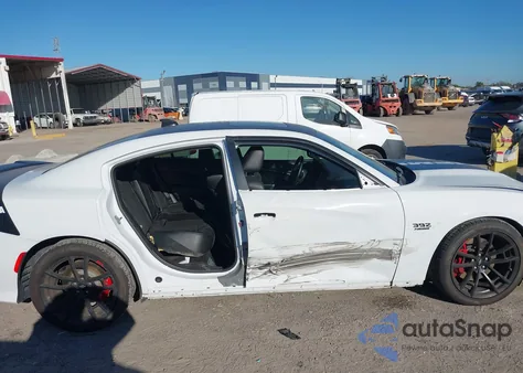 2022 Dodge Charger Scat Pack z USA, uszkodzony, nr VIN 2C3CDXGJ8NH147702